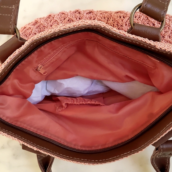 NWOT. Handmade Cotton blended crochet shoulder zip bag w/inside lining, pockets. - Picture 5 of 5